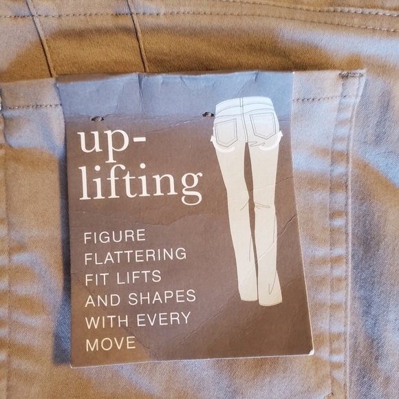 C Est. 1946 Denim Women's Khaki Jegging Pant Sz 18W - Picture 3 of 11